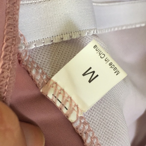 Gorgeous -One piece- shell bathing suit - Picture 7 of 7